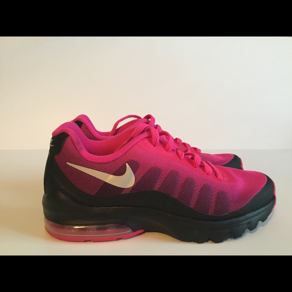Size 6 Women’s Nike Air Max Invigor Shoes